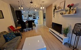 Superbe Appartement 3 Pieces Pres De La Defense